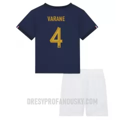 Levné Dětský Fotbalový Dres Francie Raphael Varane 4 Domácí Mistrovství Světa 2022 Levné Dětský Fotbalový Dres Francie Raphael Varane 4 Domácí Mistrovství Světa 2022