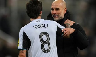 Jak si Newcastle může udržet svého klíčového hráče Tonaliho, když ho Manchester City sleduje?